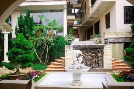 Le Petit Paris Dalat - 9
