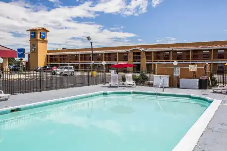Americas Best Value Inn - 10
