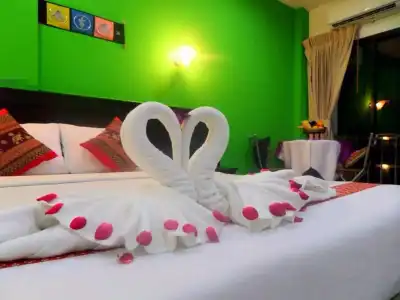 Thana Patong Guesthouse - 6