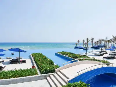 Sheraton Grand Danang Beach Resort & Spa - 12