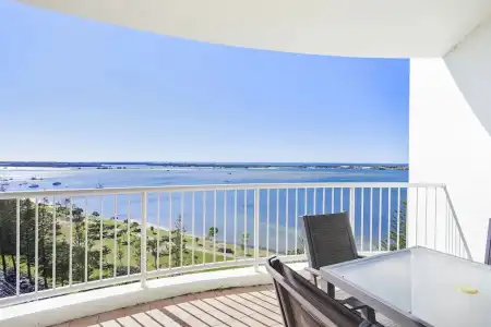 Crystal Bay on the Broadwater - 431