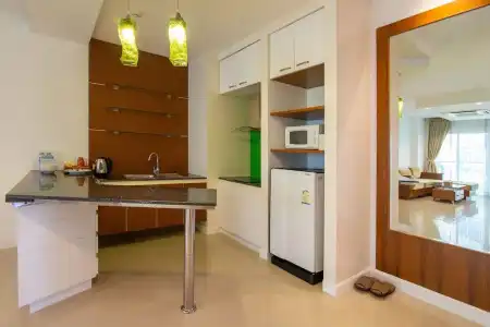 Royal Beach View Suites - 29