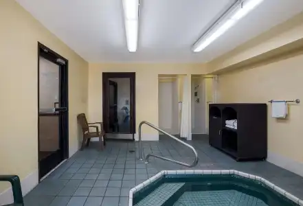 Quality Inn & Suites Medford Airport - 14