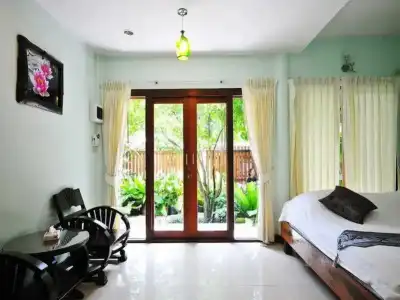 Baan Saranrom - 1