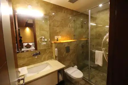 Golden Grand - 8