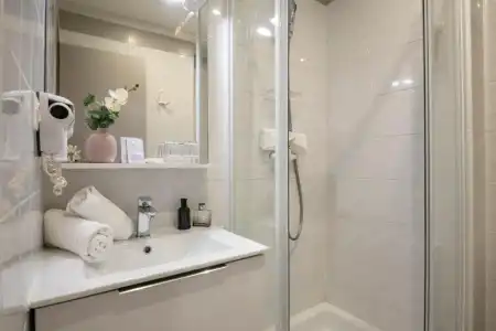 Hôtel Bristol - 60