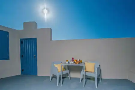 Luna Santorini Suites - 2