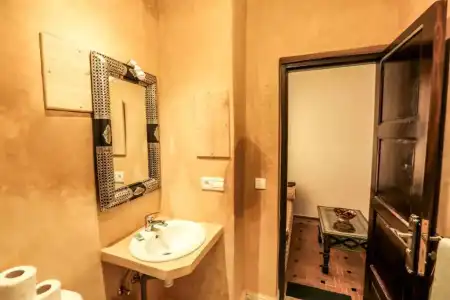 Riad Nakhla - 36