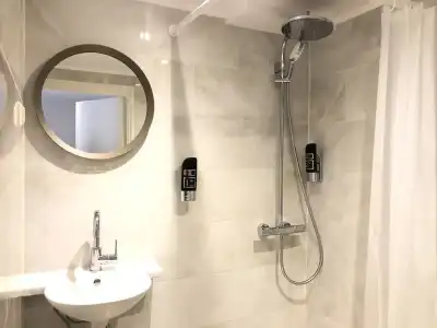 Damrak Inn - 90