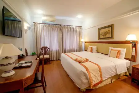 Royal Saigon - 4