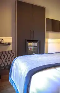 The Independent Suite - 32
