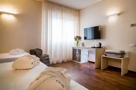Astoria Palace - 5