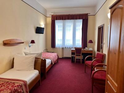 Cloister Inn - 2