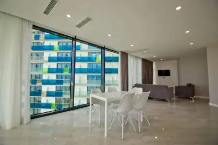 Bellevue Residence Suites - 206