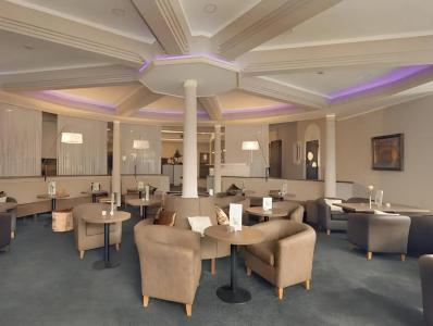 am Schloss Aurich - 5