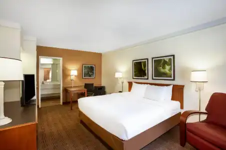 La Quinta Inn by Wyndham Austin Capitol / Downtown - 47