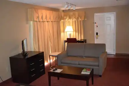 Hawthorn Extended Stay by Wyndham Wichita - 39