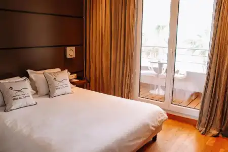 Bor Hôtel & Restaurant - Plage privée - 73
