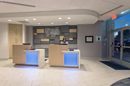 Holiday Inn Express West Los Angeles by IHG - 8