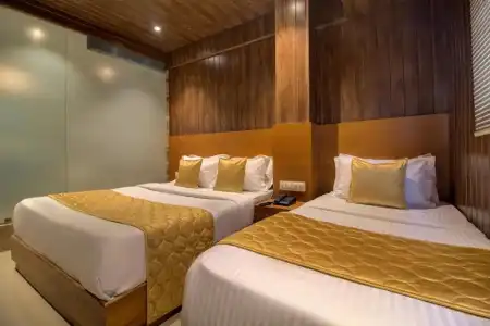 OYO 71452 Malad Grand - 32