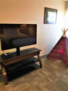 Boothill Inn And Suites - 5