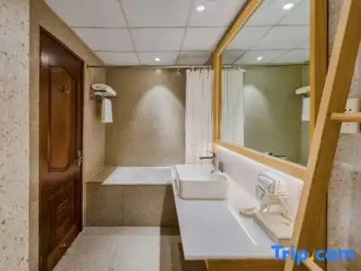 Sky Gem - Ben Thanh - 73