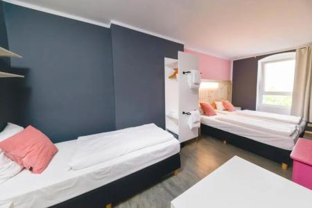 Old Town Hostel - 37