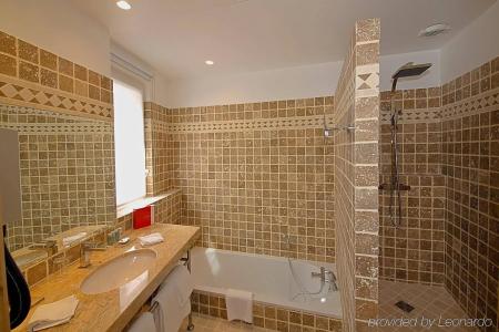 de Bourgtheroulde, Autograph Collection - 8