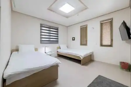 Hub Guest House - 3