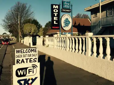 Ferry Motel - 13