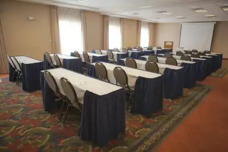 Hilton Garden Inn Albuquerque / Journal Center - 18