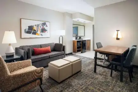 Embassy Suites Lincoln - 59