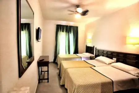 Hostal Isabel - 4