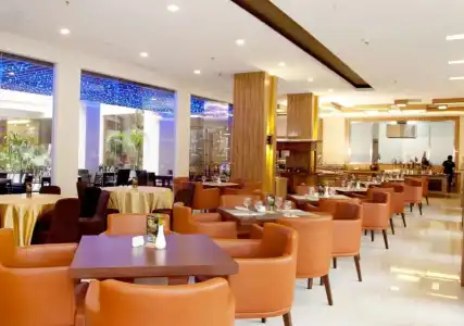 Cavinton Malioboro Yogyakarta by Tritama Hospitality - 38