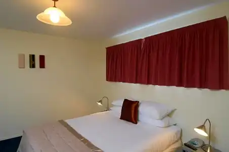 Bavarian Motel - 17