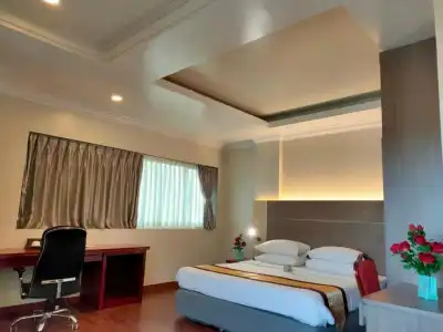 Grand United Ahlone Branch - 241