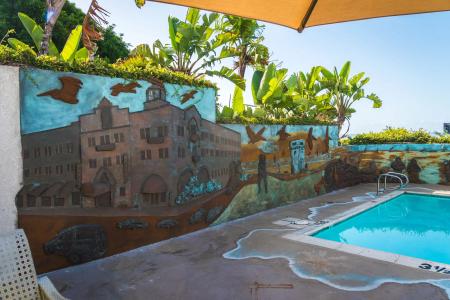 Costa Art Laguna Beach - 11