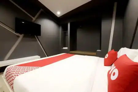 Sriracha And Spa - 2