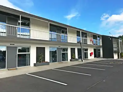 Ellerslie Palms Motel - 0