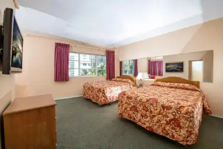 Ocean Beach Suites - 2