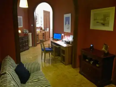 Ally's Guest House Barcelona B&B - 14