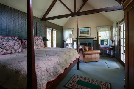 Apple Orchard Inn - 1