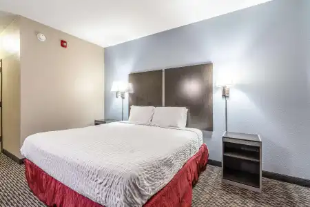 Suburban Studios Chattanooga Northeast - Ooltewah - 6