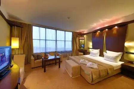 Rosslyn Dimyat Varna - 3