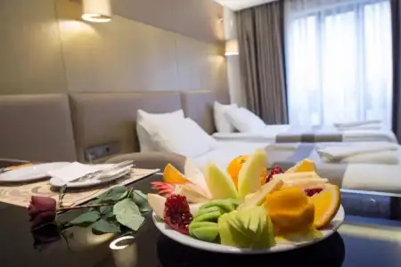 GK Regency Suites - 12