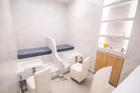 Acroterra Rosa Luxury Suites & Spa - 8