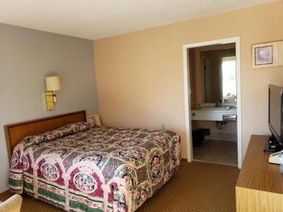 Town N Country Motor Inn - 32