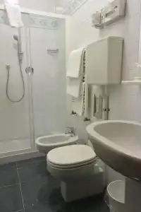 Le Petit - 9