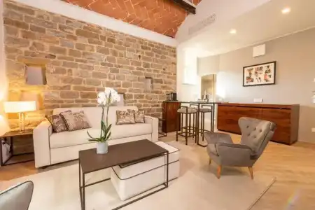 Donati Luxury Tower Suites - 202