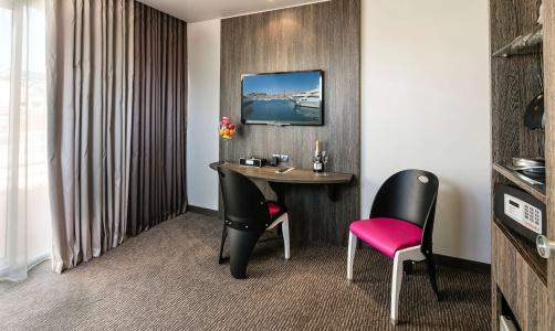Best Western Premier Le Patio des Artistes - 188